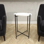 Table d'appoint ronde avec plateau en terrazzo blanc et pieds en métal noir, 1 personne